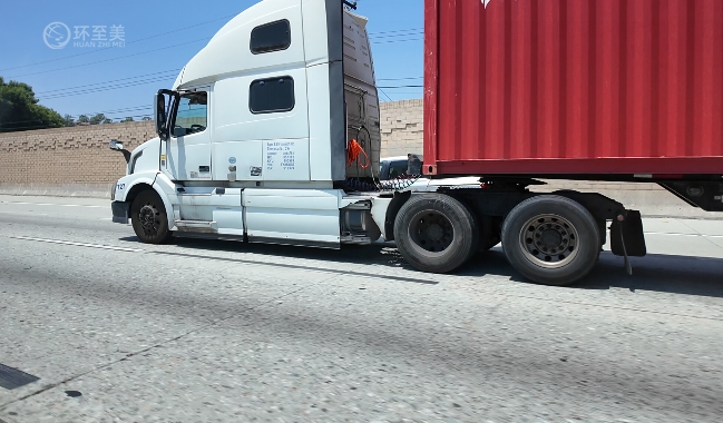 美国尾程物流报价包含哪些费用？提柜+派送明细解析